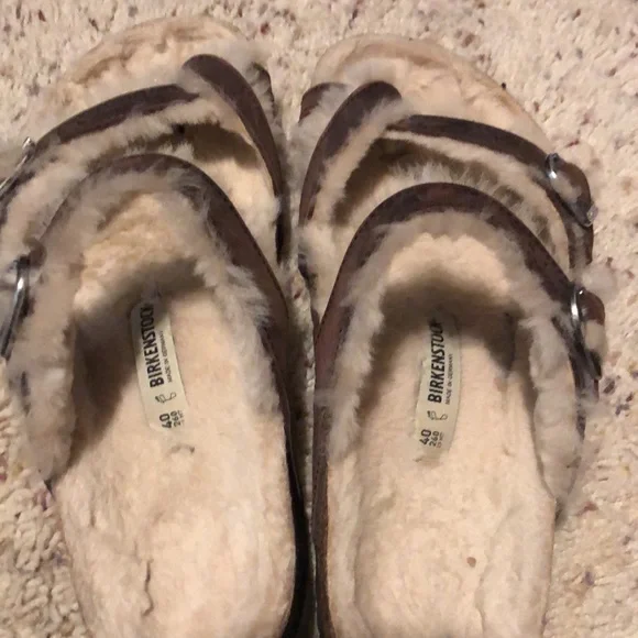 Birkenstock Brown Fuzzy Sandals - Picture 4 of 6